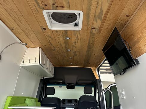 Used 2020 Mercedes-Benz Sprinter 2500 image 2