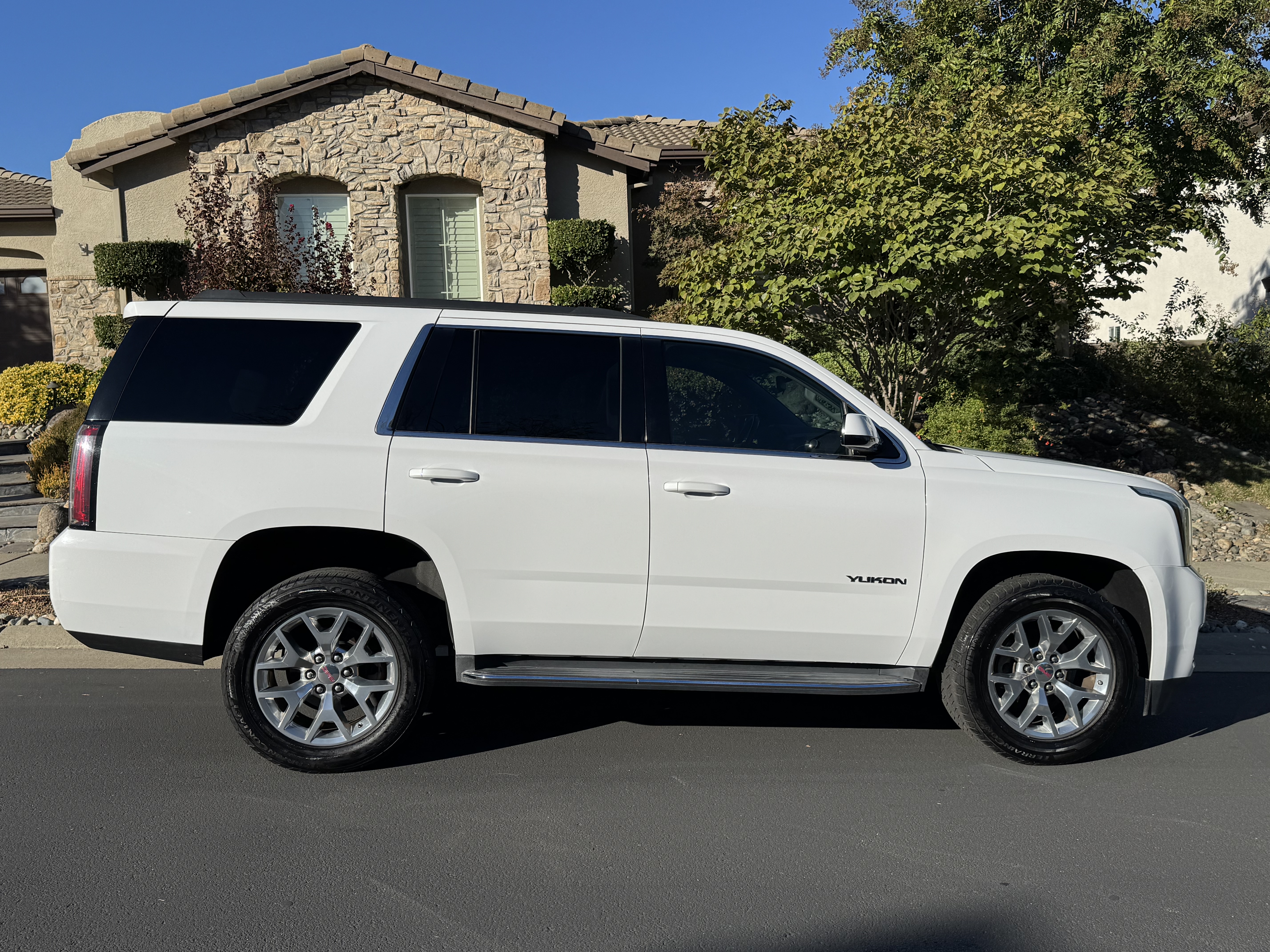 Used 2018 GMC Yukon SLE RWD image 5
