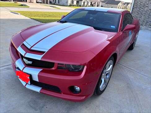 Used 2010 Chevrolet Camaro SS w/ Interior Accent Trim Package RWD image 4