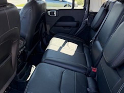 Used 2021 Jeep Wrangler Unlimited Sahara image 14