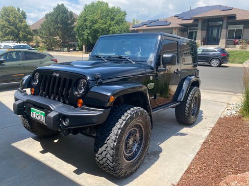 Used 2012 Jeep Wrangler Rubicon AWD/4WD image 2
