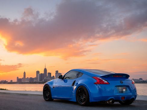 Used 2009 Nissan 370Z Coupe image 2