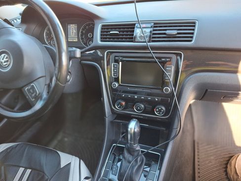 Used 2015 Volkswagen Passat 1.8T Sport image 5