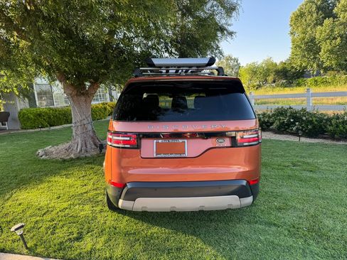 Used 2017 Land Rover Discovery HSE image 8