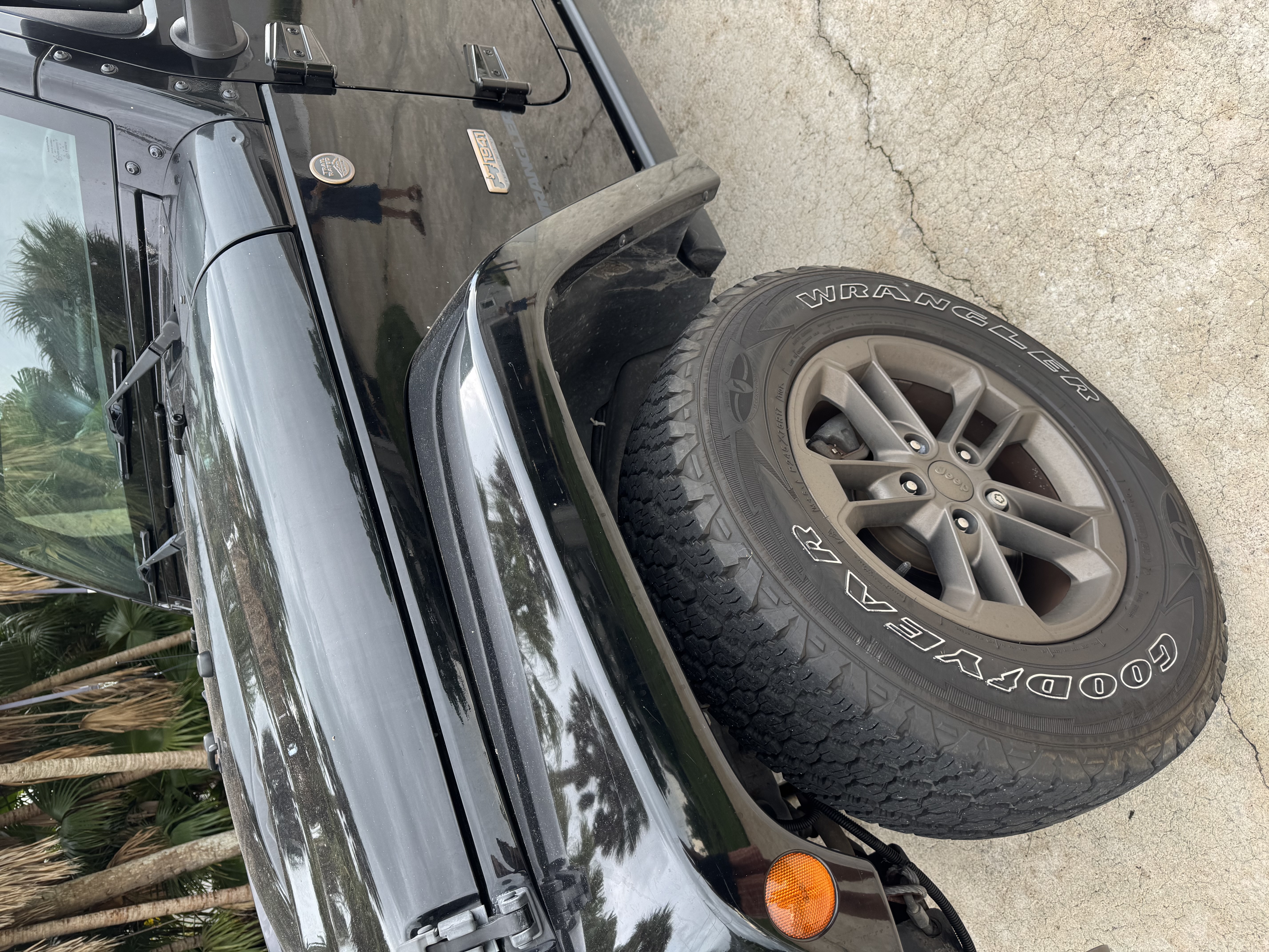 Used 2016 Jeep Wrangler Sahara AWD/4WD image 18