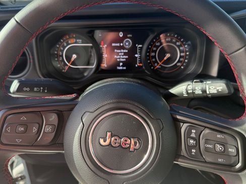 Used 2024 Jeep Wrangler Unlimited Rubicon image 13