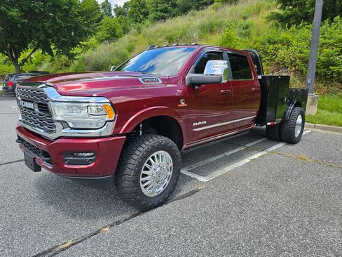 Used 2024 RAM 3500 Limited image 4