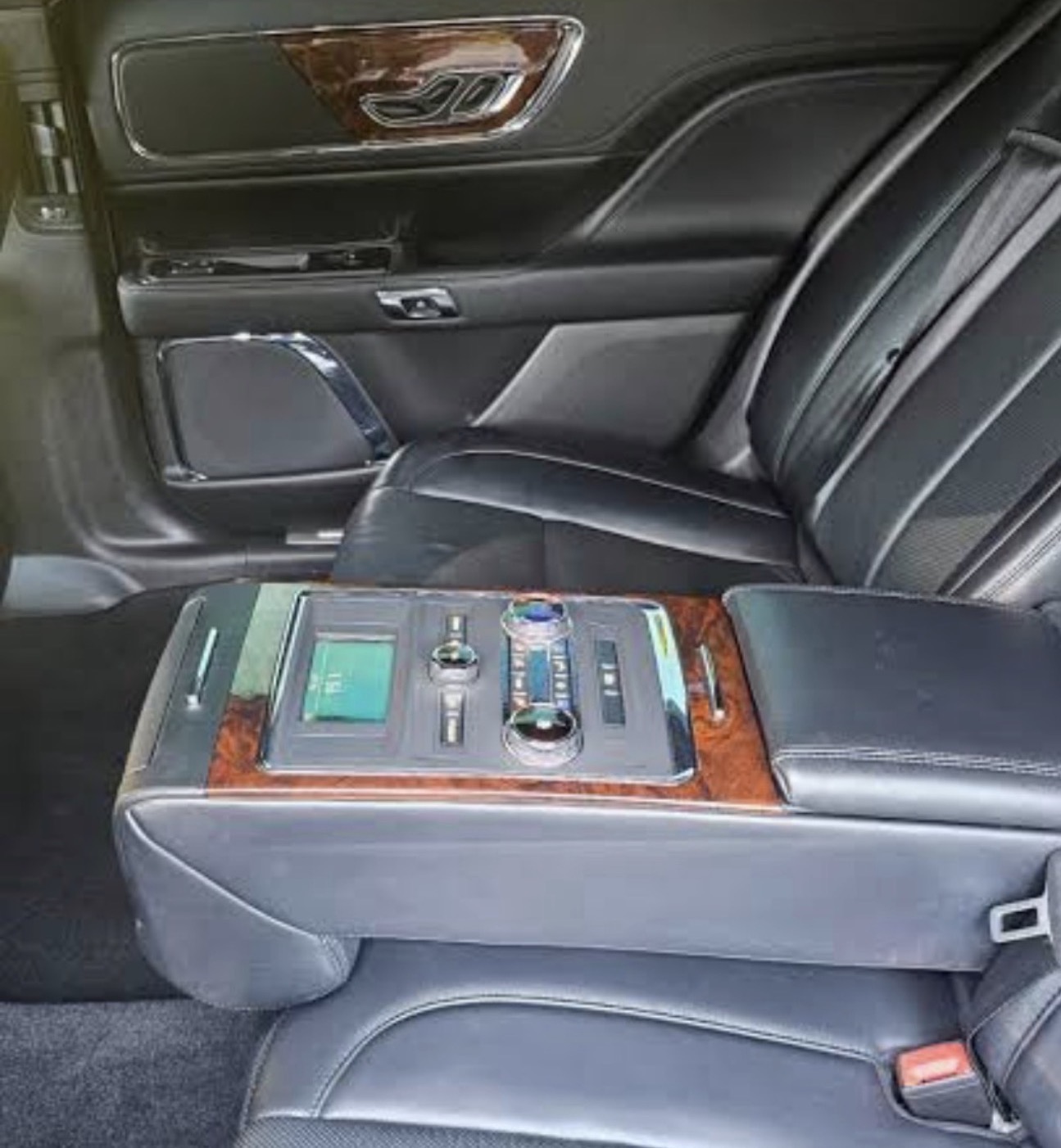 Used 2020 Lincoln Continental AWD w/ Equipment Group 500A image 5
