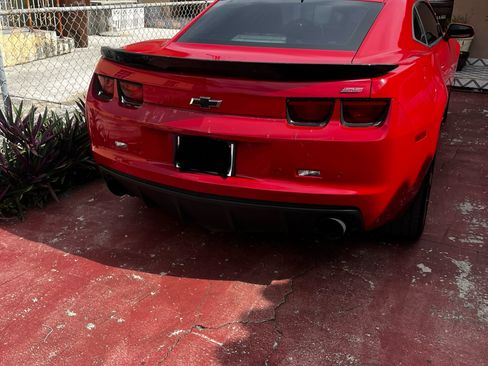 Used 2010 Chevrolet Camaro SS w/ RS Package image 4