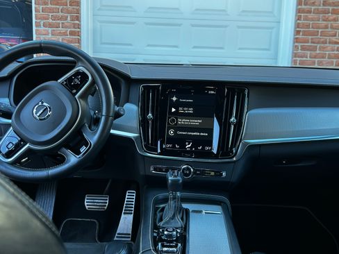 Used 2019 Volvo V90 T6 R-Design w/ Advanced Package image 10