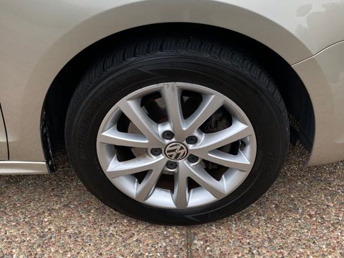 Used 2014 Volkswagen Jetta SE image 2