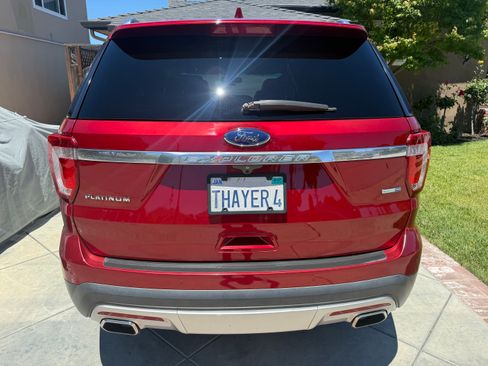 Used 2016 Ford Explorer Platinum AWD/4WD image 8