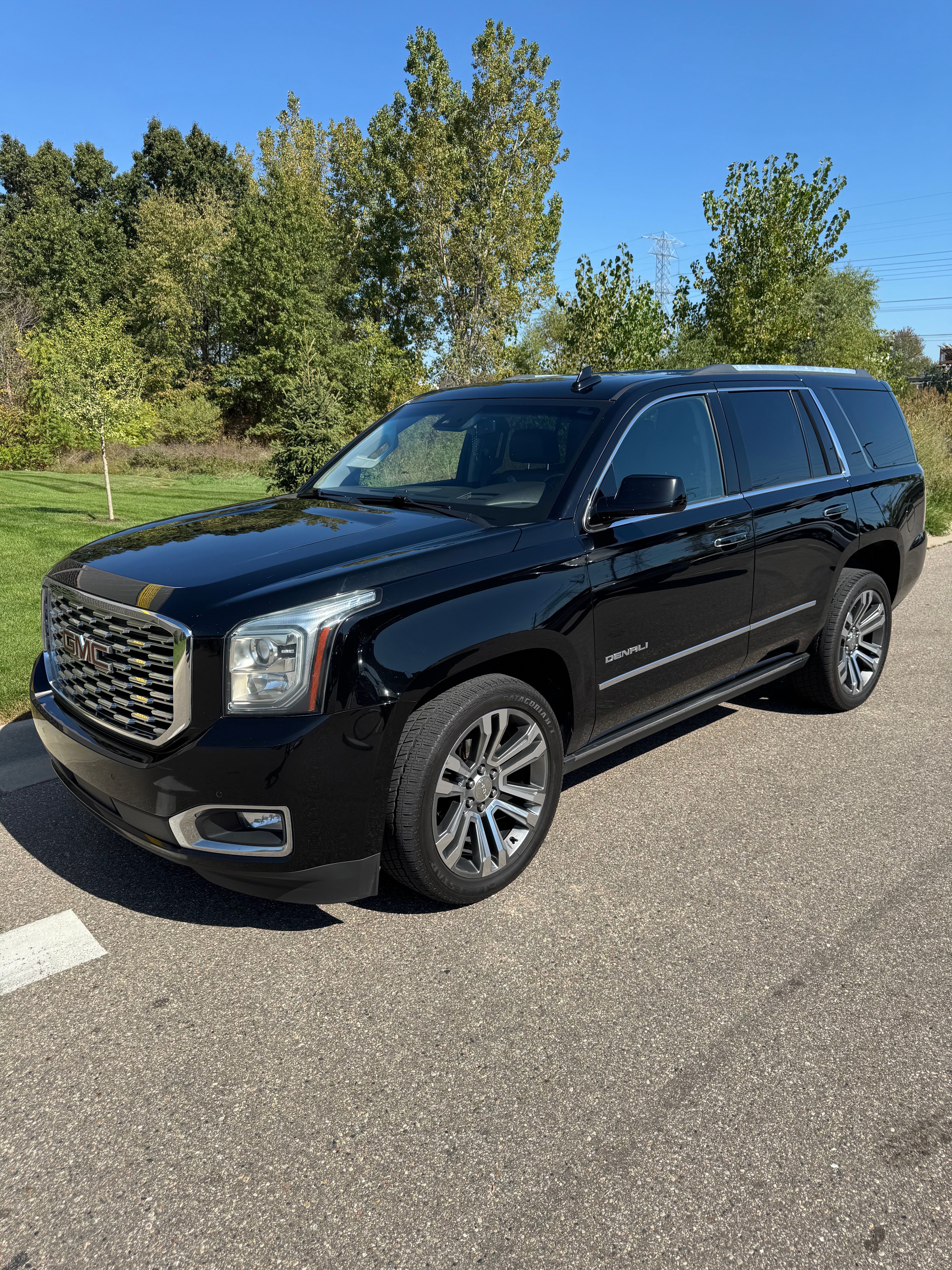 Used 2018 GMC Yukon Denali w/ Denali Ultimate Package AWD/4WD image 1