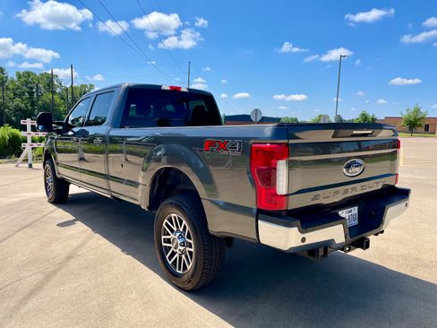 Used 2019 Ford F250 Lariat w/ Lariat Ultimate Package AWD/4WD image 9