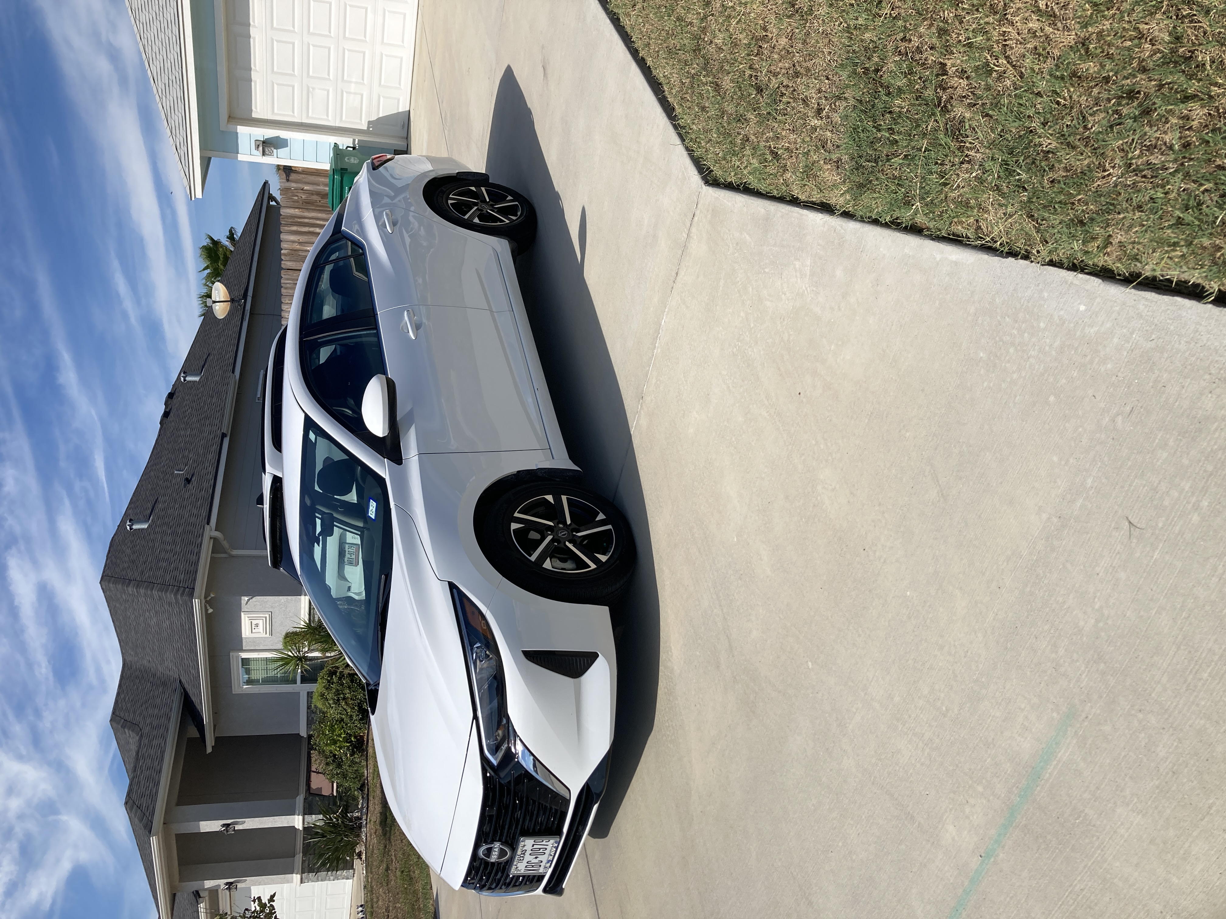 Used 2025 Nissan Sentra SV w/ All-Weather Package FWD image 2