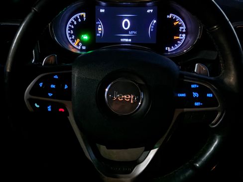 Used 2016 Jeep Grand Cherokee Laredo 75th Anniversary image 14