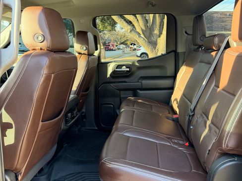 Used 2021 Chevrolet Silverado 1500 LT w/ Z71 Off-Road Package image 6