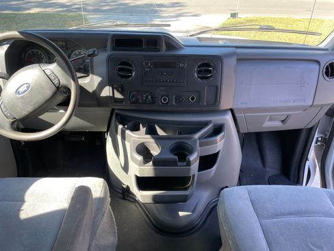 Used 2010 Ford E-250 and Econoline 250 image 20