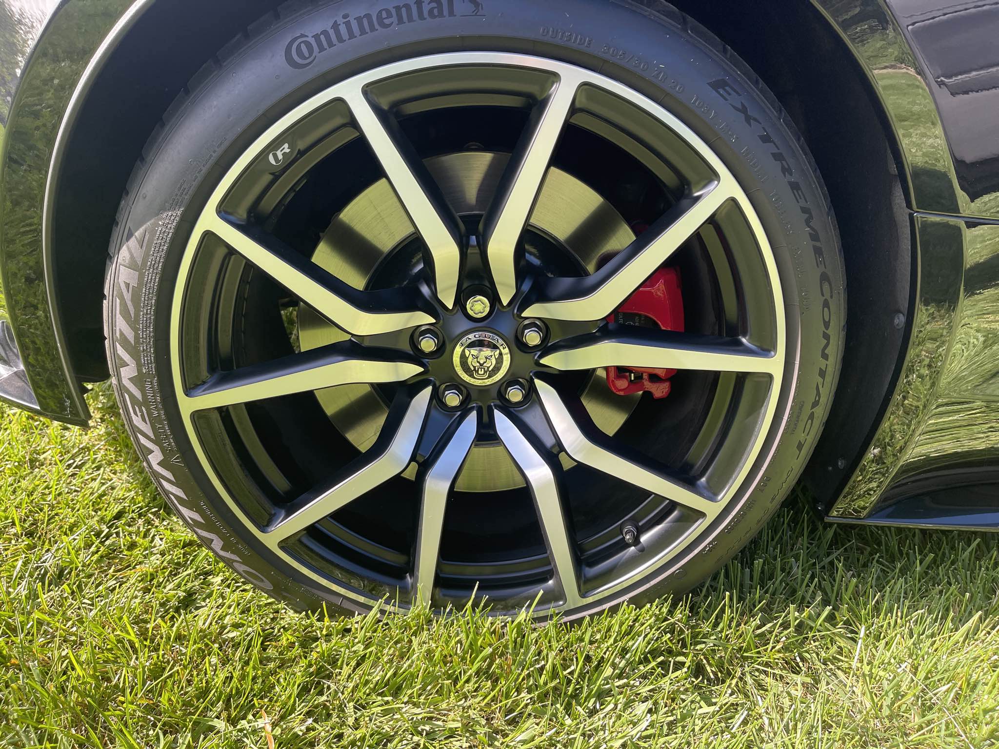 Used 2024 Jaguar F-TYPE R AWD/4WD image 23