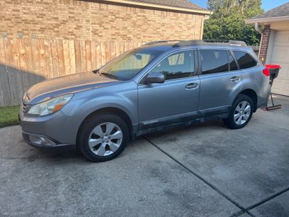 Used 2011 Subaru Outback 2.5i Limited w/ PWR Moonroof Pkg