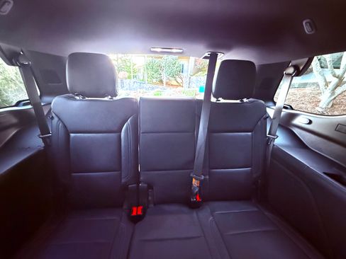 Used 2021 Chevrolet Tahoe Z71 w/ Luxury Package image 8