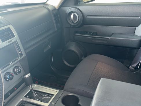 Used 2011 Dodge Nitro Heat w/ Trailer Tow Group image 10