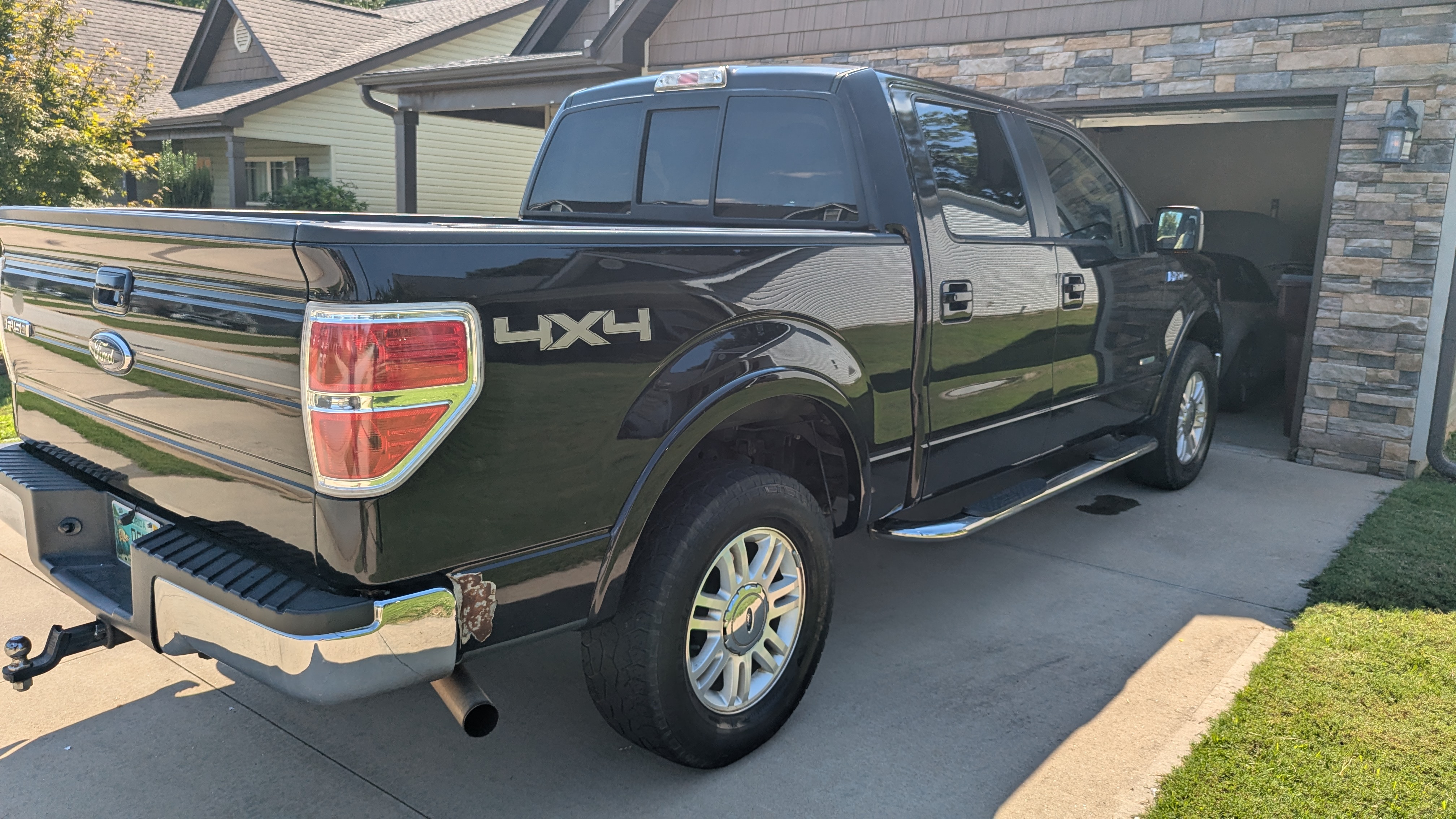 Used 2014 Ford F150 Lariat AWD/4WD image 2