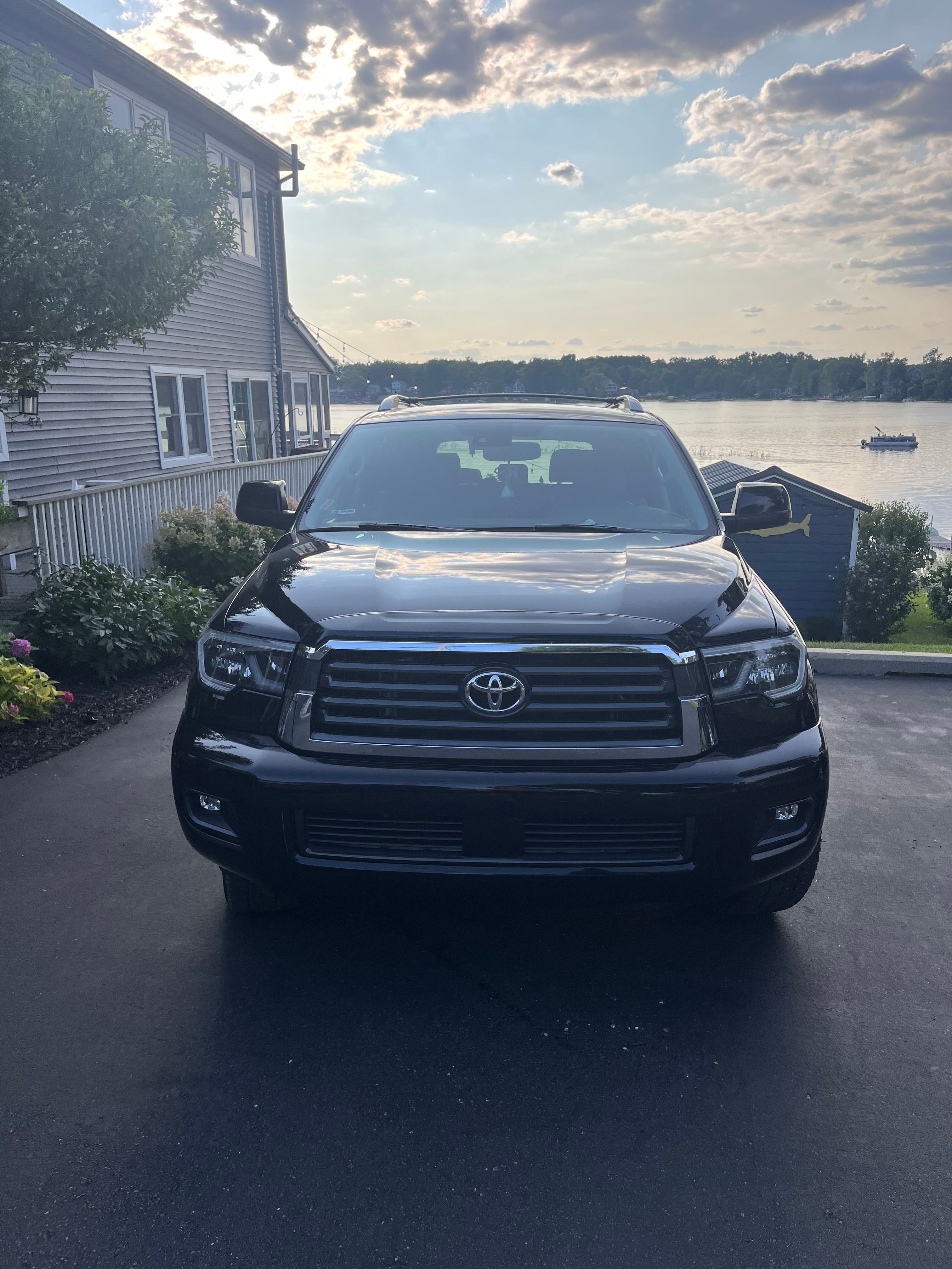 Used 2021 Toyota Sequoia SR5 w/ Premium Package AWD/4WD image 2
