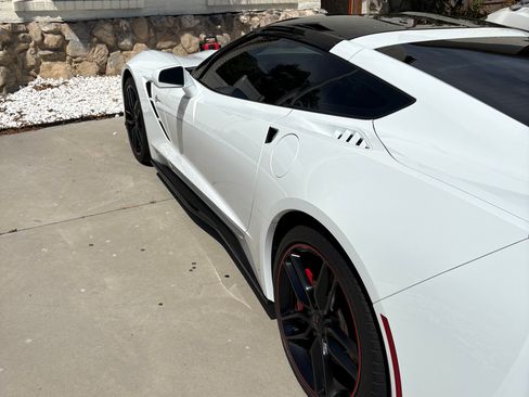 Used 2017 Chevrolet Corvette Stingray Coupe RWD image 4