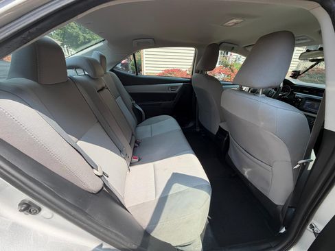Used 2015 Toyota Corolla LE FWD image 14