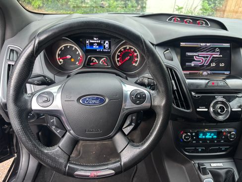 Used 2013 Ford Focus ST FWD image 11