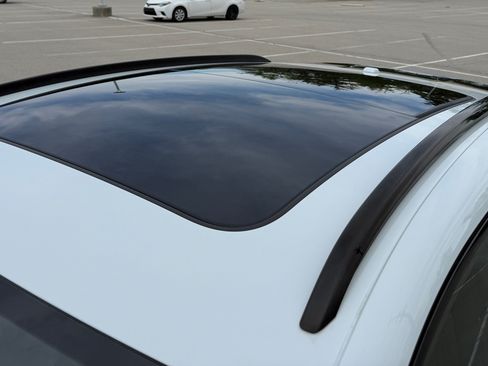 Used 2023 Porsche Macan S image 12