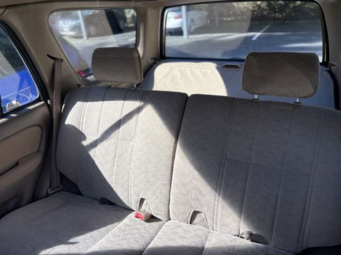 Used 2000 Toyota 4Runner 2WD image 5