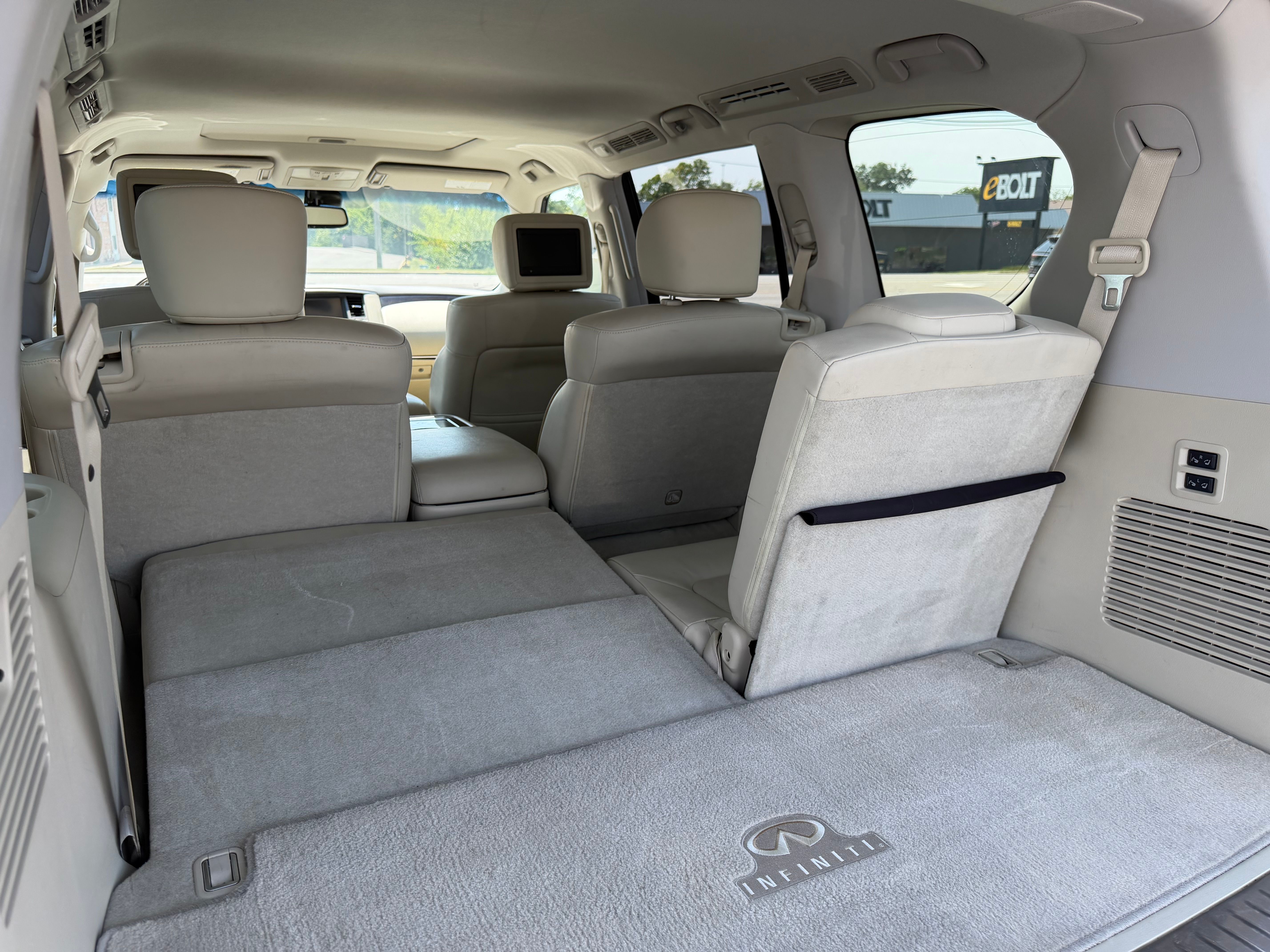 Used 2015 INFINITI QX80 4WD w/ 22" Wheel Package image 9