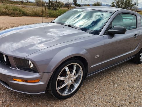 Used 2006 Ford Mustang GT Premium image 1
