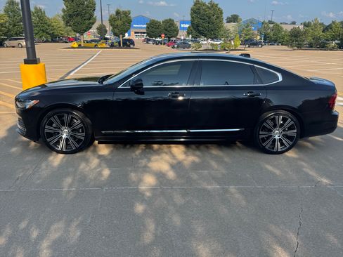 Used 2022 Volvo S90 B6 Inscription w/ Advanced Package AWD/4WD image 2