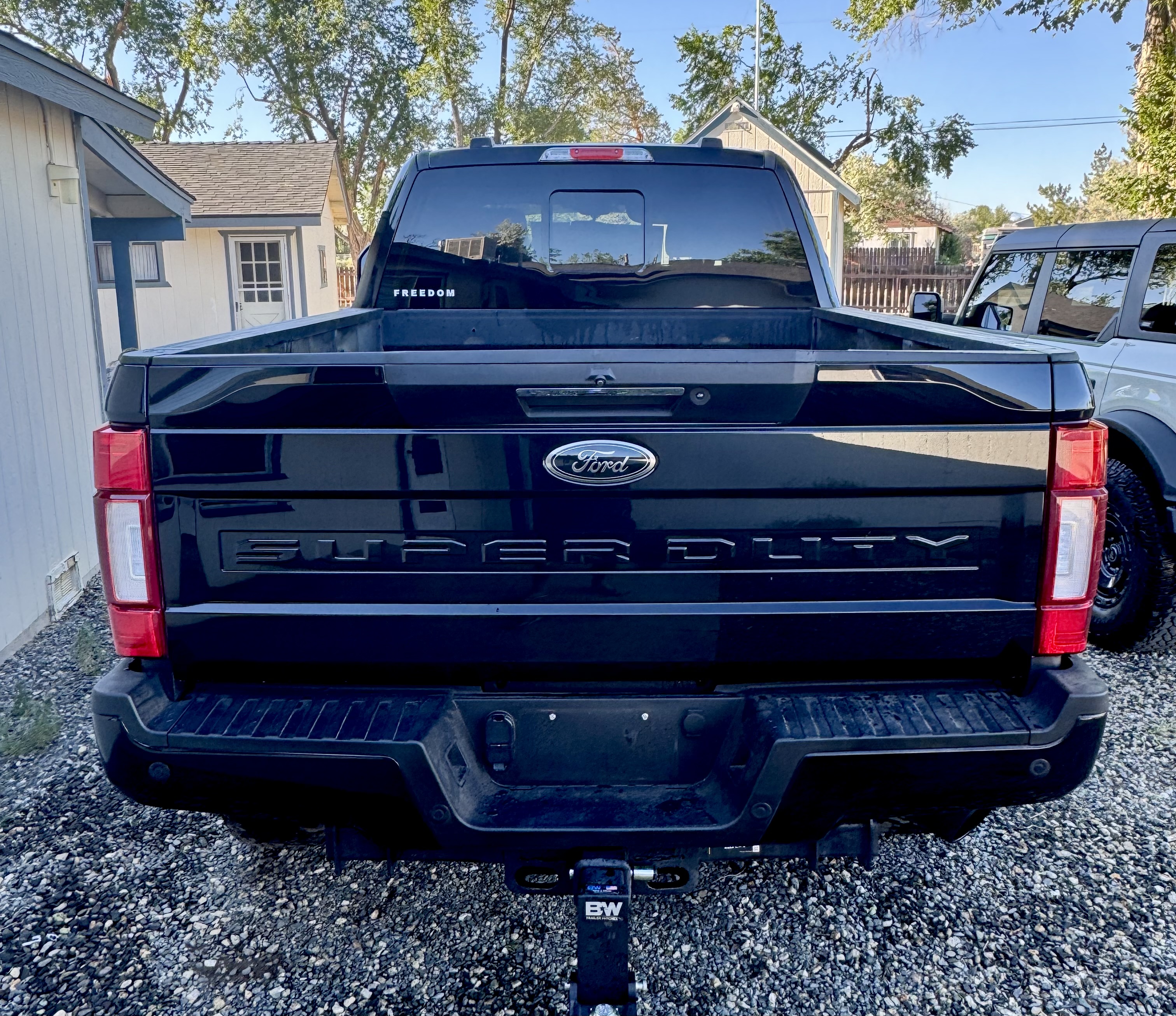 Used 2022 Ford F350 Lariat w/ Black Appearance Package AWD/4WD image 16