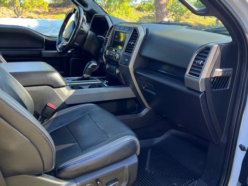 Used 2017 Ford F150 Raptor w/ Equipment Group 802A Luxury AWD/4WD image 21