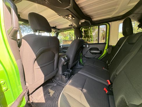 Used 2019 Jeep Wrangler Unlimited Sport S image 13