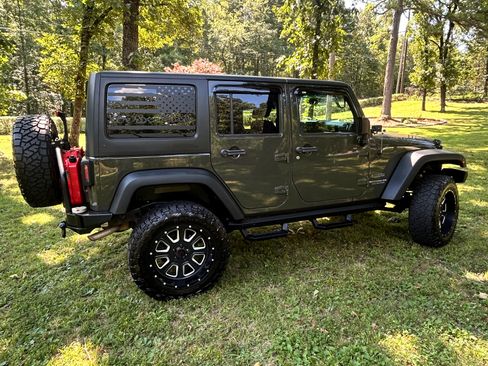 Used 2016 Jeep Wrangler Unlimited Sport w/ Quick Order Package 24S AWD/4WD image 2