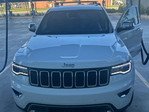 Used 2018 Jeep Grand Cherokee Limited w/ Luxury Group II RWD image 2