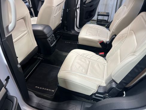 Used 2017 Ford Explorer Platinum image 23