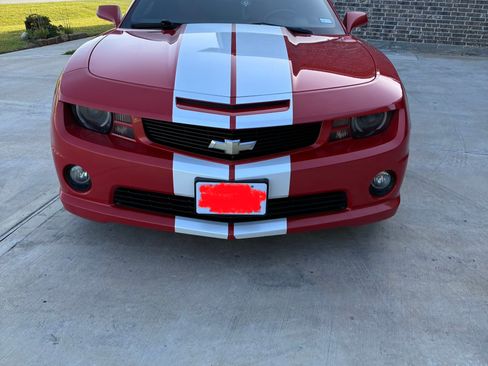 Used 2010 Chevrolet Camaro SS w/ Interior Accent Trim Package RWD image 2