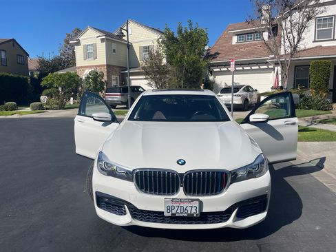 Used 2017 BMW 740i image 13