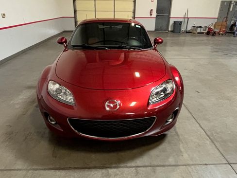 Used 2011 MAZDA MX-5 Miata Touring w/ Suspension Pkg RWD image 10
