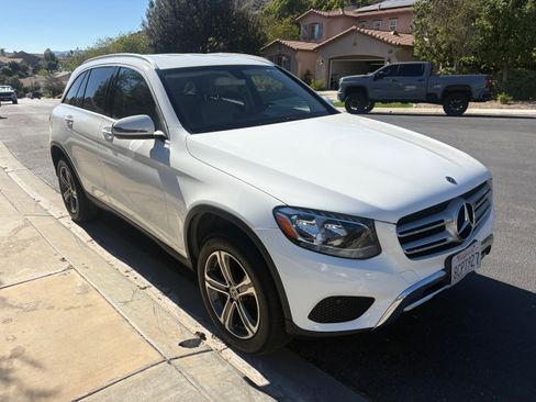Used 2018 Mercedes-Benz GLC 300 image 2