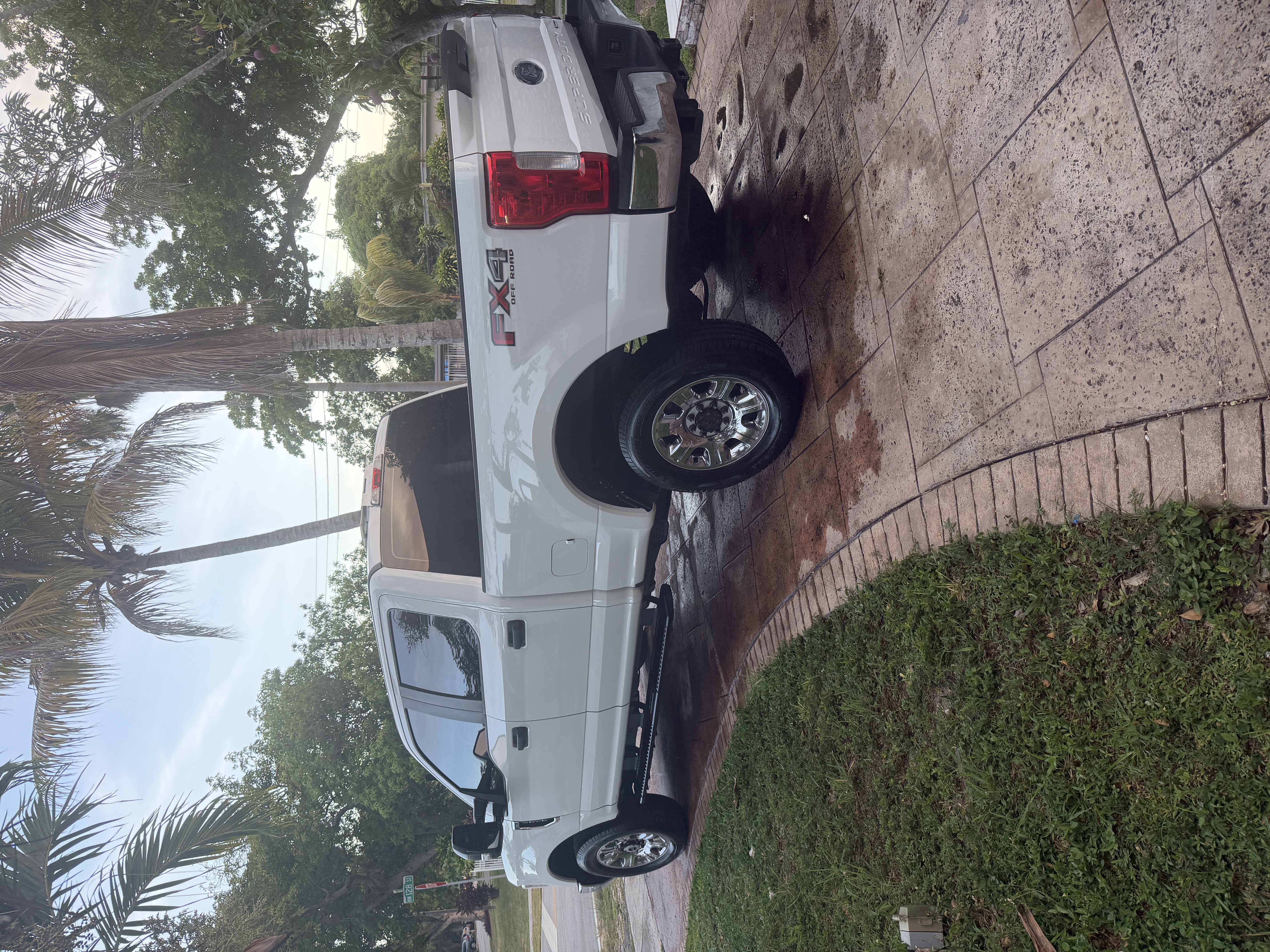 Used 2018 Ford F250 XL w/ Power Equipment Group AWD/4WD image 1