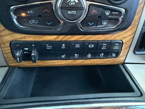 Used 2018 RAM 2500 Longhorn image 11