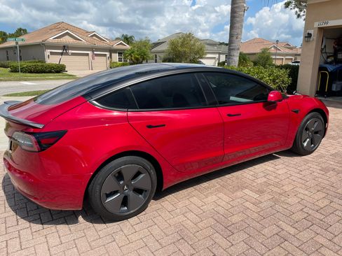 Used 2021 Tesla Model 3 Standard Range Plus image 5