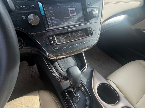 Used 2017 Toyota Avalon XLE Premium image 1